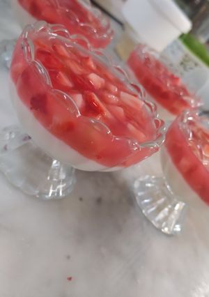 Une photo de Dessert au fraise 🍓