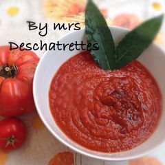 A picture of Homemade tomato paste.