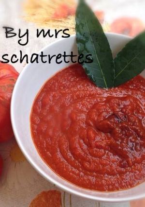 A picture of Homemade tomato paste.