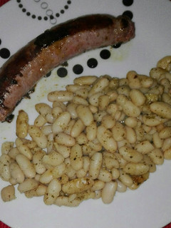 Una foto de Buti y mongetas con ajo y perejil