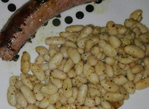 Una foto de Buti y mongetas con ajo y perejil