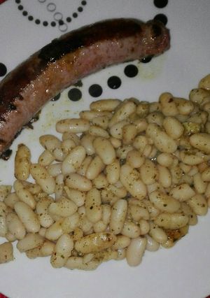 Una foto de Buti y mongetas con ajo y perejil