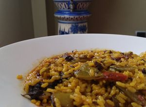 Una foto de Arroz meloso con morcilla de cebolla y longaniza
