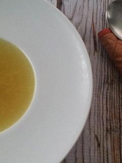 Una foto de Caldo de pollo