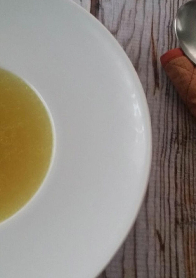 Una foto de Caldo de pollo