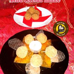 Methi Coconut laddoo A picture of Methi Coconut laddoo.