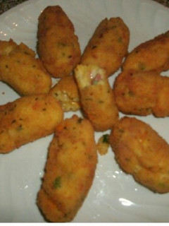 Una foto de Croquetas de puré de patata jamón y queso