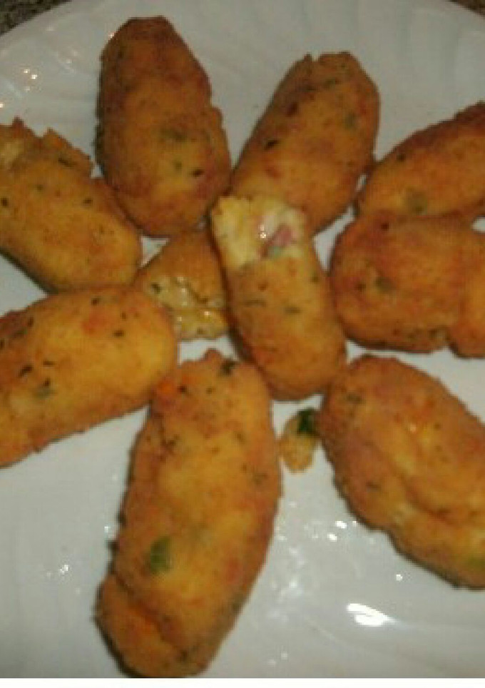 Una foto de Croquetas de puré de patata jamón y queso 
