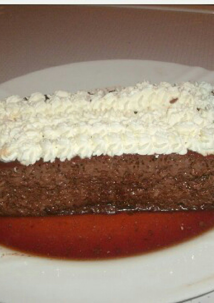 Una foto de flan de cafe y chocolate 