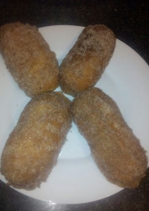 Una foto de Pepitos de crema pastelera con crema whiskey y aroma de vainilla a mi manera 