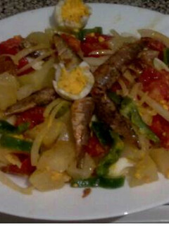Una foto de ensalada campera