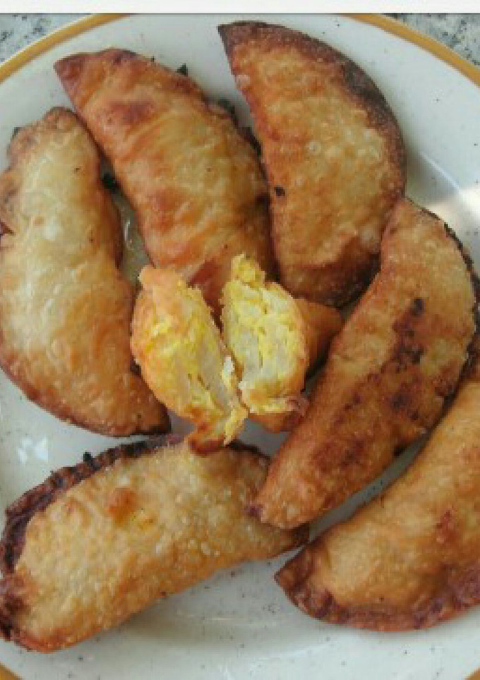 Una foto de Empanadilla rellena de tortilla de patatas 