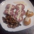 Rollo de carne picada rellena de beicon queso briek y jamón york