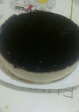 Una foto de Tarta de queso con mermelada de arándanos 