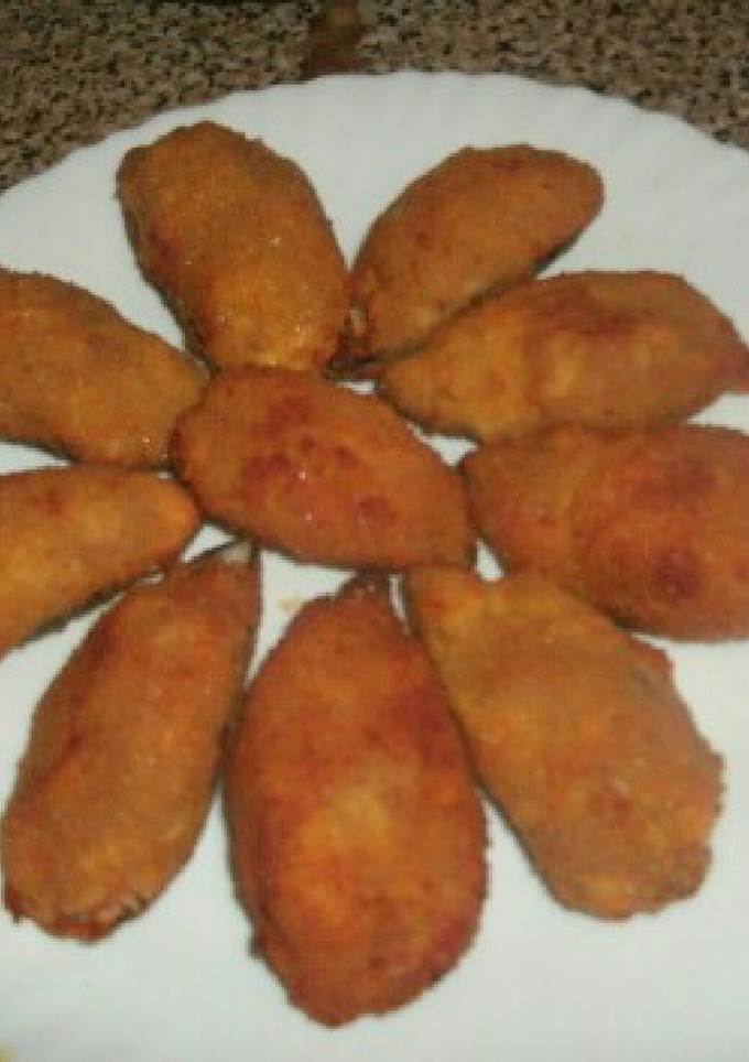 Una foto de Conchas de mejillones rellenas de atún y palito de cangrejos 