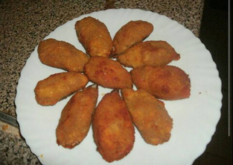 Conchas de mejillones rellenas de atún y palito de cangrejos