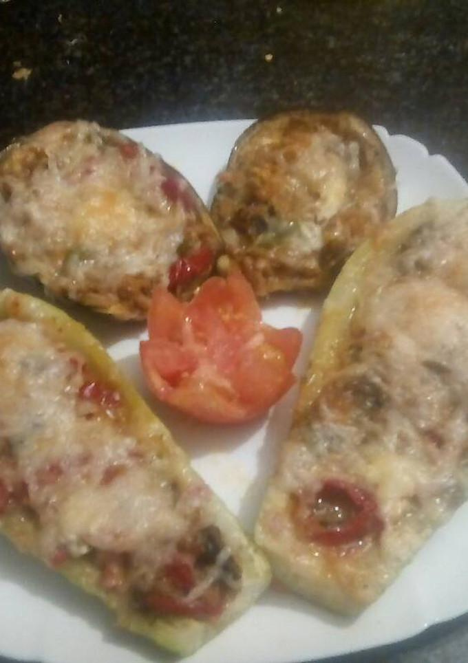 Una foto de Berenjenas y calabacines rellenos a mi manera 