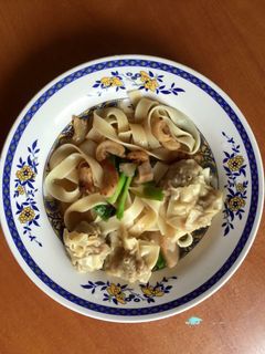 Hình của món Mì hoành thánh.