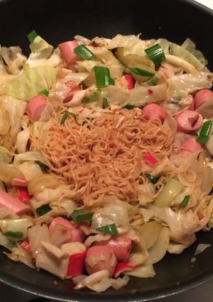 Hình của món Mì xào thập cẩm.