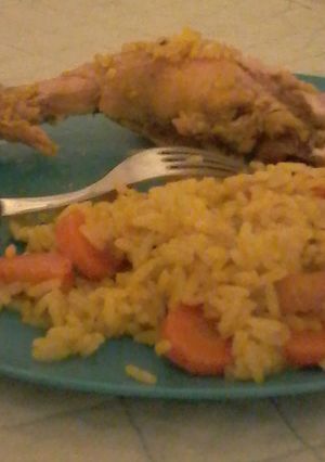 Una foto de Pollo con arroz amarillo (trampeado)