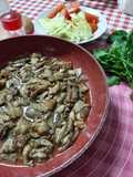 فطر طازج مع البصل