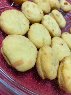 Una foto de Scones de queso 🧀