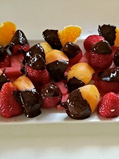 Una foto de Fondue de fruta y chocolate