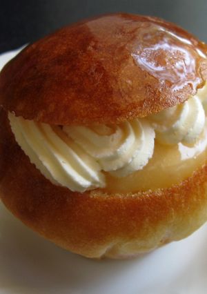A picture of Brioche in Syrup with Lemon Cream.