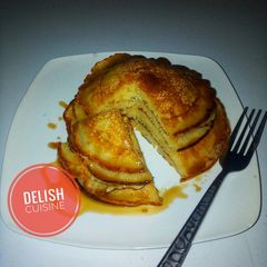 A picture of Honey drip pancakes.