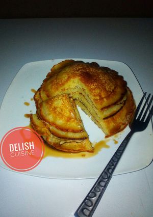 A picture of Honey drip pancakes.