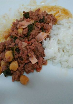 Una foto de Picadillo con garbanzos