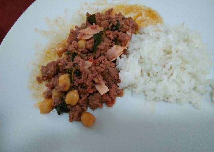 Picadillo con garbanzos