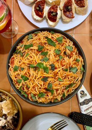 A picture of Pasta al Pomodoro.