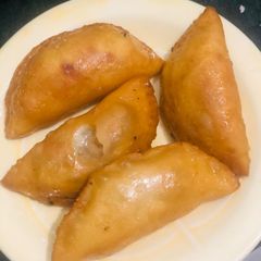 A picture of Gujiya.