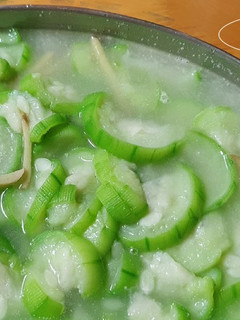 「不加水炒絲瓜」有湯汁的高纖炒時蔬 的食譜成品照片