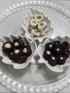عکسی از دستور شکلات مغزدار