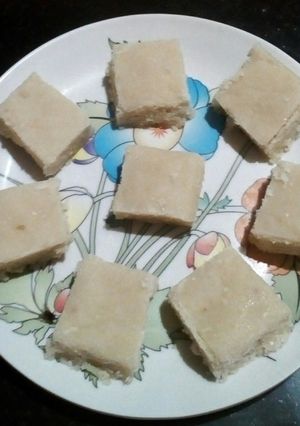 સીંગદાણા પાક(Shingpak recipe in Gujarati) રેસીપી મુખ્ય ફોટો