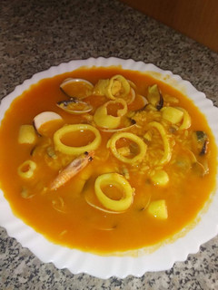 Una foto de Sopa de pescado con arroz