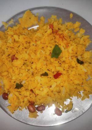 पोहा (poha recipe in Hindi) रेसिपी मुख्य फोटो