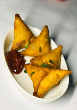 A picture of Special Samosa.