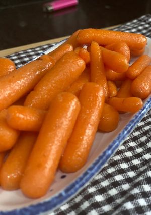 Una foto de 🥕Zanahorias bebés confitadas 🥕
