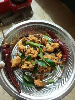 கோதுமை மாவு ஆனியன் பக்கோடா (Gothumai maavu onion Pakoda Recipe in Tamil) செய்முறை முக்கிய புகைப்படம்