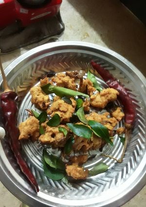 கோதுமை மாவு ஆனியன் பக்கோடா (Gothumai maavu onion Pakoda Recipe in Tamil) செய்முறை முக்கிய புகைப்படம்