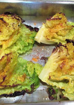 Una foto de Col rizada al horno con tumérico- veggie