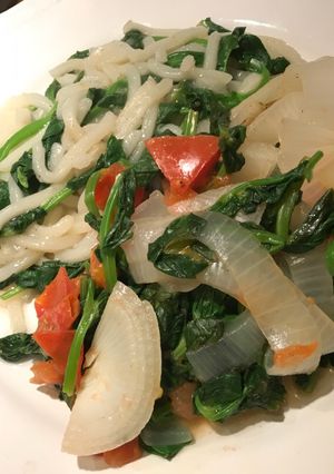 A picture of American White Union vegetables urdon.
