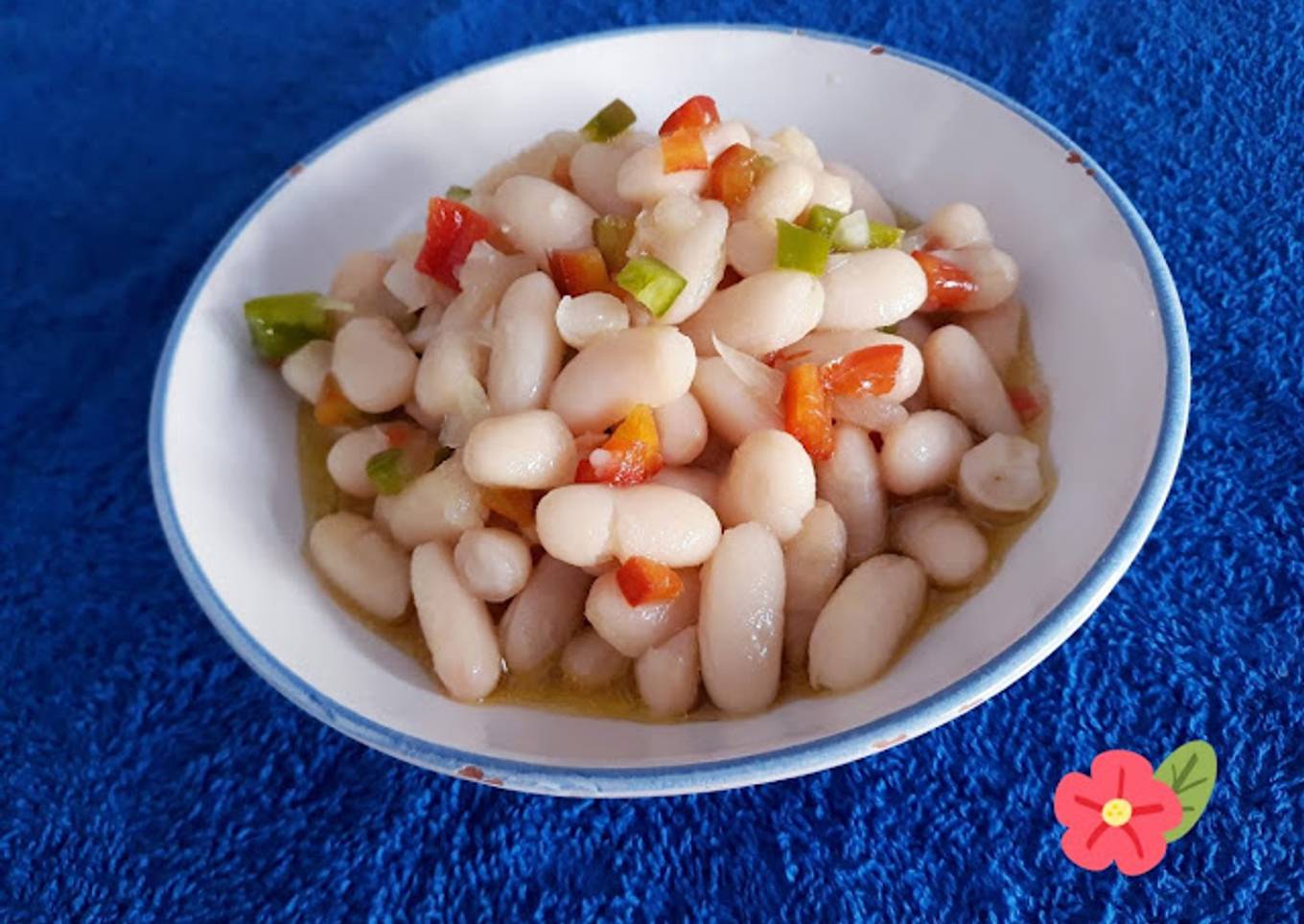 Ensalada sencilla de alubias blancas
