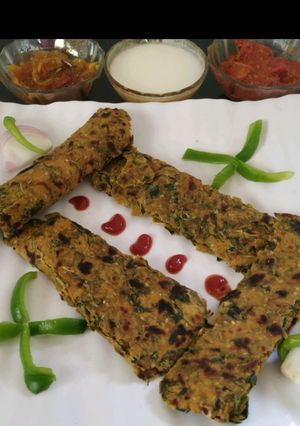 A picture of Bajra Methi Na Dhebra.