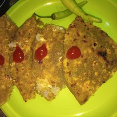 A picture of Palak Paneer Parantha.