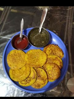 बेसन का चीला (Besan ka cheela recipe in hindi) रेसिपी मुख्य फोटो