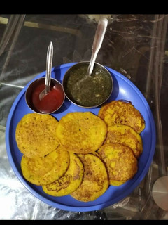 बेसन का चीला (Besan ka cheela recipe in hindi) रेसिपी मुख्य फोटो